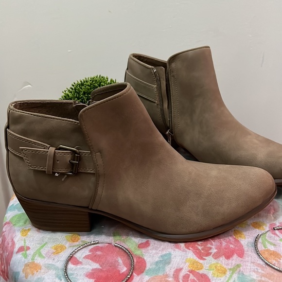 New Esprit Women Boots - Picture 3 of 5